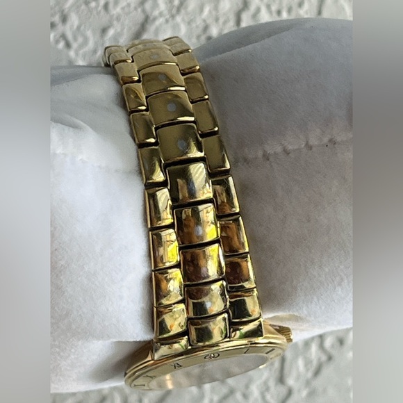 Gucci 3300.2.L gold plated 10 microns ladies watch - Picture 8 of 16